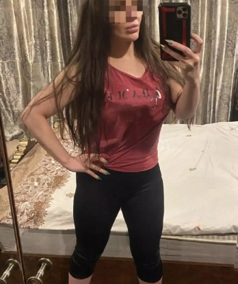 Фото, на которых я сияю от желания, ждут тебя! 📷💋
У меня есть стильные апартаменты в Москве, где мы можем встретиться. Здесь мы сможем погрузиться в мир страсти и наслаждения. Моя чувственная массажная техника сведет тебя с ума, а оральный секс приведет тебя к экстазу. Будь уверен, ты будешь доволен каждой минутой, проведенной со мной.
Мои клиенты отмечают мою непревзойденную красоту и профессионализм. Они говорят, что я умею быть страстной и нежной одновременно. Я всегда рада услышать о твоих фантазиях и пожеланиях, чтобы сделать наше свидание особенным для нас обоих.
Не упусти возможность познакомиться со мной и испытать настоящий шик, страсть и нежность в Москве. Сделай шаг к райскому наслаждению и приходи ко мне! 💫🌹 Дарья