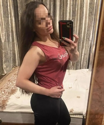 Фото, на которых я сияю от желания, ждут тебя! 📷💋
У меня есть стильные апартаменты в Москве, где мы можем встретиться. Здесь мы сможем погрузиться в мир страсти и наслаждения. Моя чувственная массажная техника сведет тебя с ума, а оральный секс приведет тебя к экстазу. Будь уверен, ты будешь доволен каждой минутой, проведенной со мной.
Мои клиенты отмечают мою непревзойденную красоту и профессионализм. Они говорят, что я умею быть страстной и нежной одновременно. Я всегда рада услышать о твоих фантазиях и пожеланиях, чтобы сделать наше свидание особенным для нас обоих.
Не упусти возможность познакомиться со мной и испытать настоящий шик, страсть и нежность в Москве. Сделай шаг к райскому наслаждению и приходи ко мне! 💫🌹 Дарья